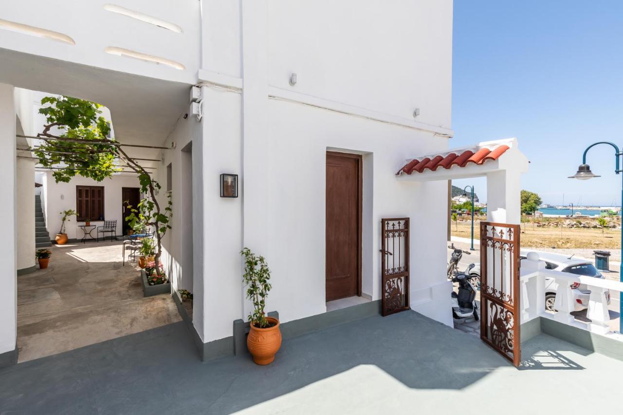 Uncle John'S Guesthouse Skopelos Exterior foto